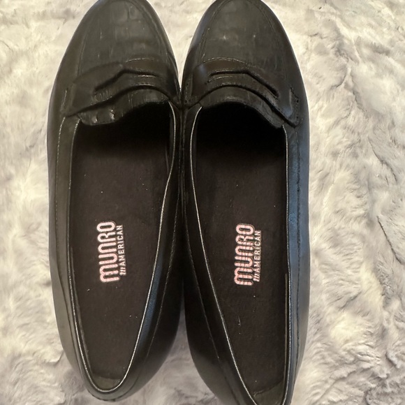 MUNRO WOMEN’S LOAFERS NWOB - Picture 2 of 6